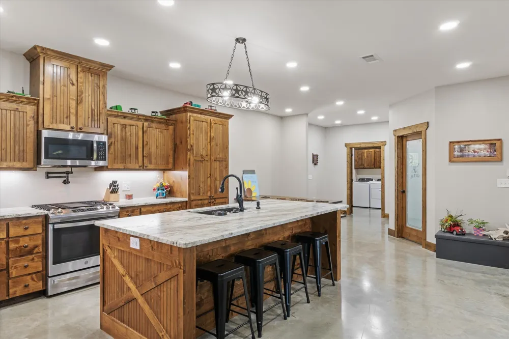 182 VZ County Road 1228 Canton, TX 75103