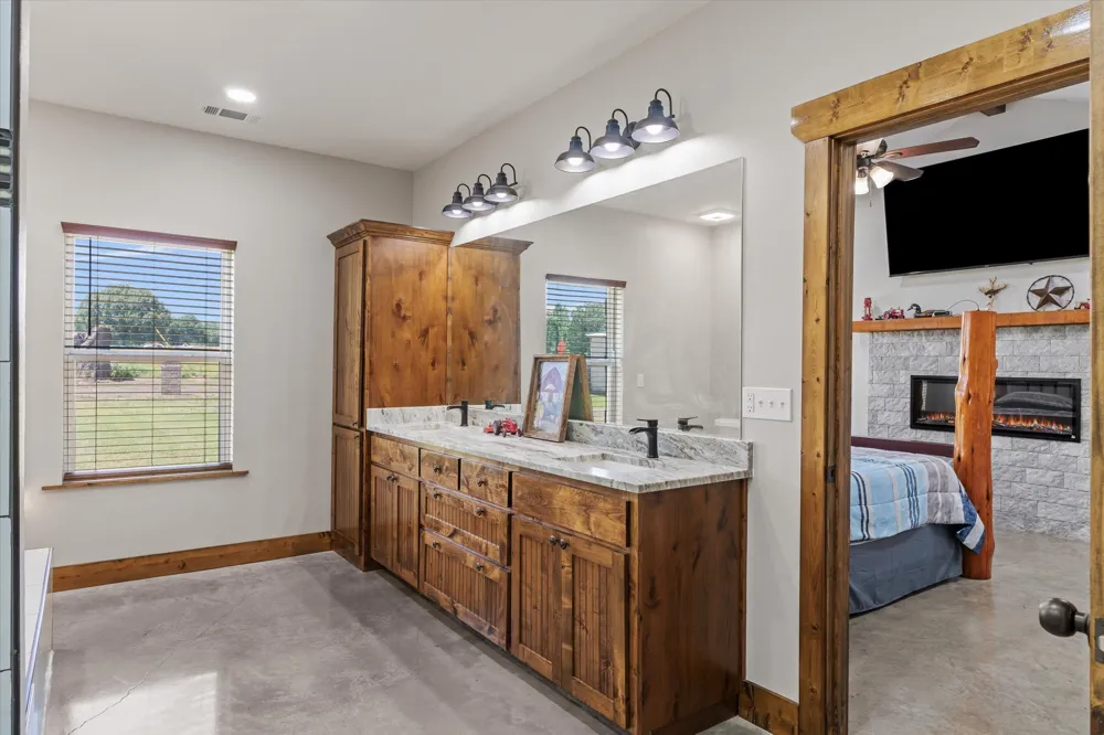 182 VZ County Road 1228 Canton, TX 75103