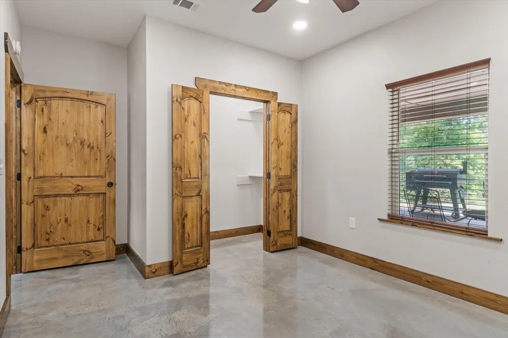 182 VZ County Road 1228 Canton, TX 75103