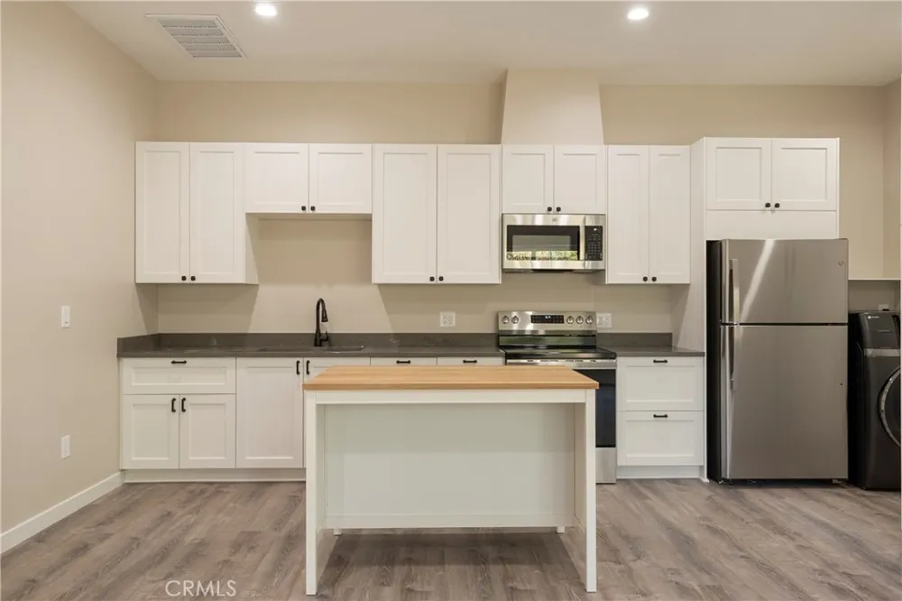 1732 E Ruddock Covina, CA 91724