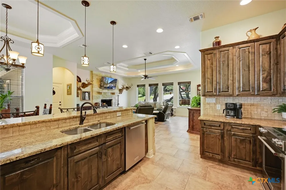 281 Kellog Fischer, TX 78623
