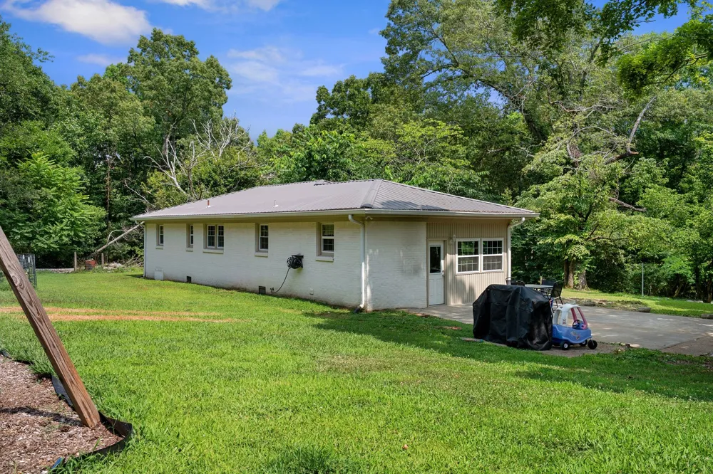 8531 Pinewood Lyles, TN 37098