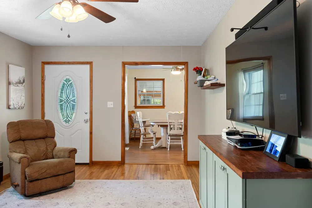 8531 Pinewood Lyles, TN 37098