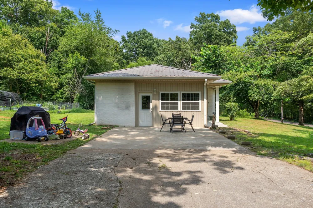 8531 Pinewood Lyles, TN 37098