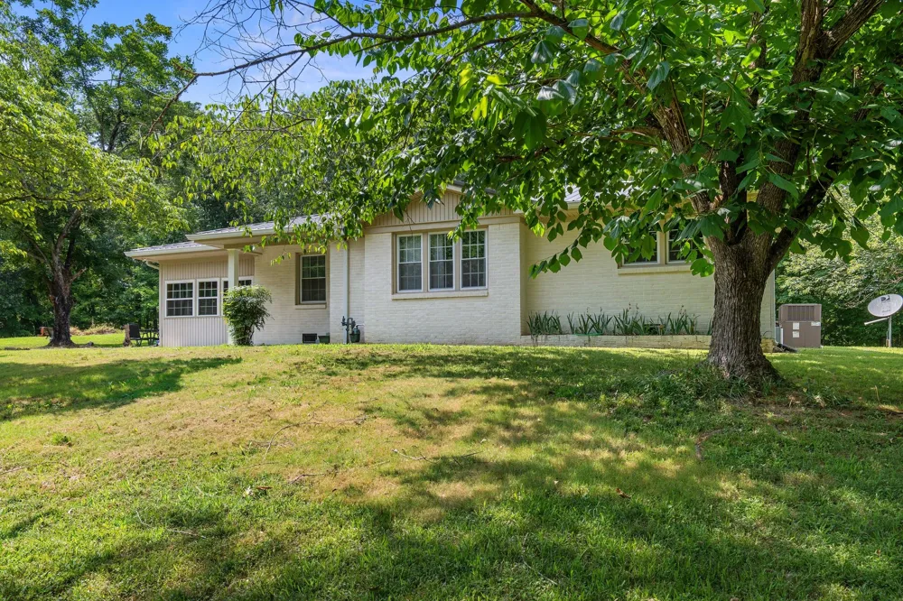 8531 Pinewood Lyles, TN 37098