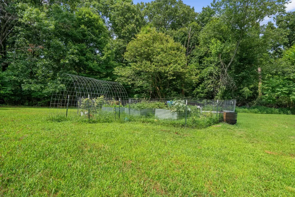 8531 Pinewood Lyles, TN 37098