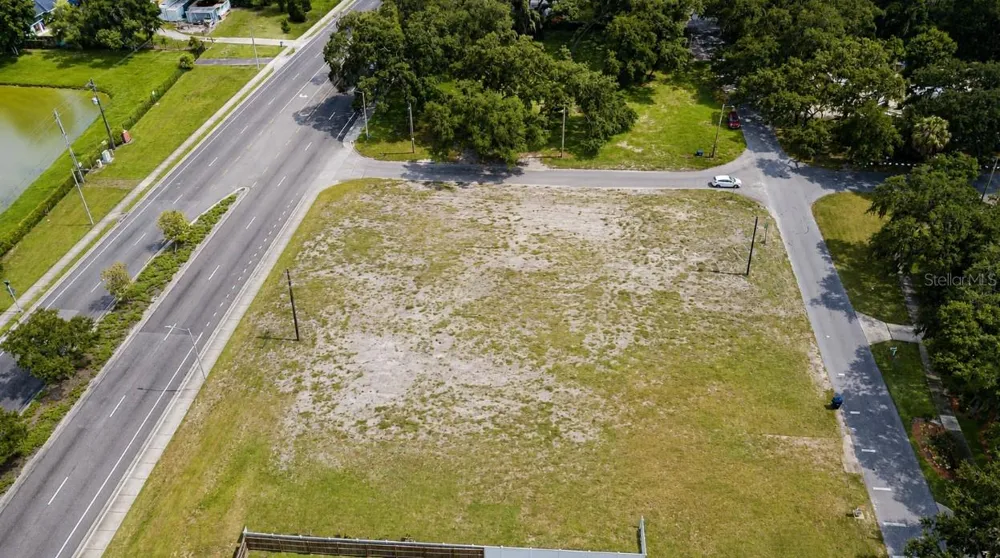 7502 40TH STREET Tampa, FL 33604