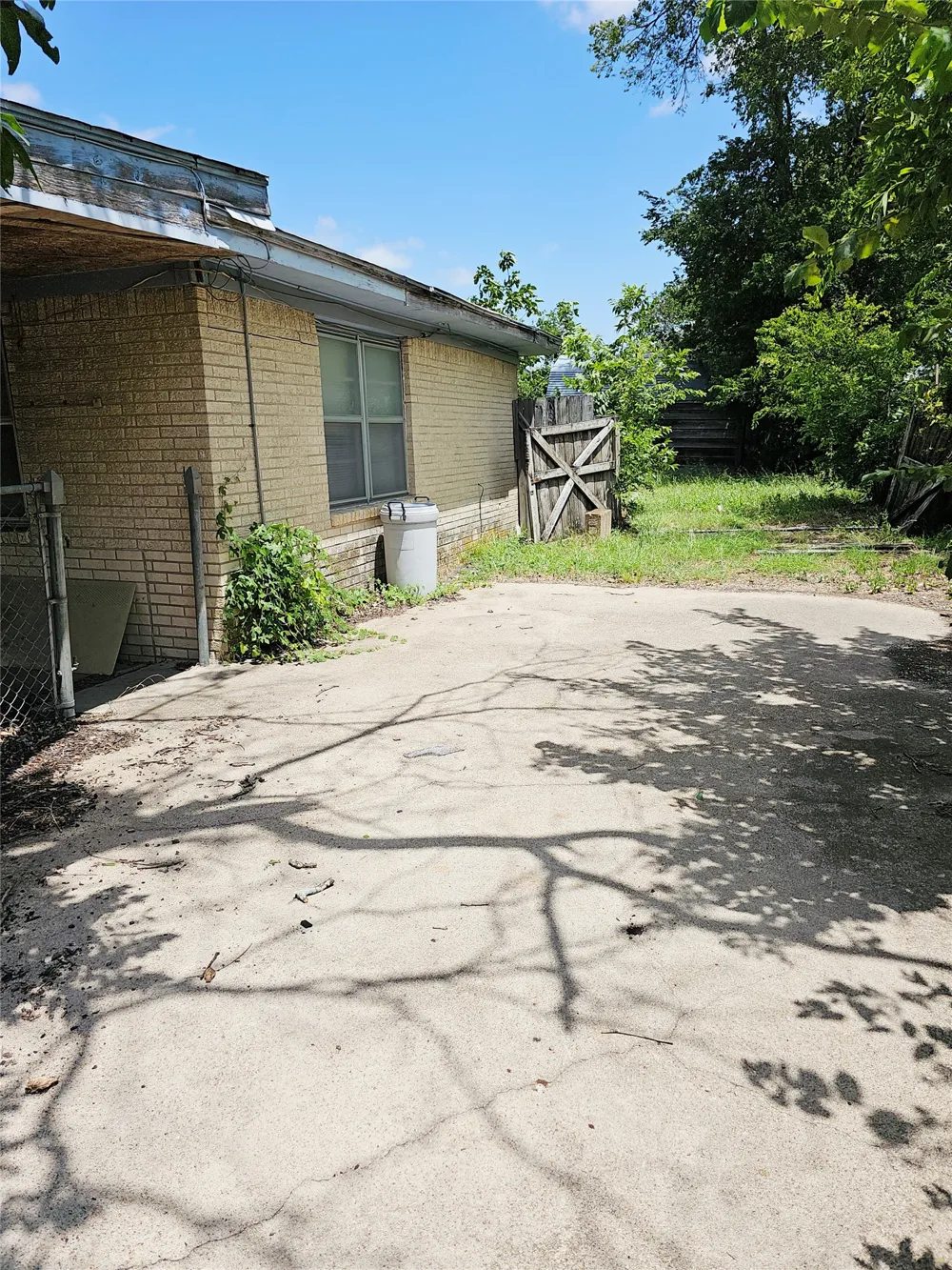 310 W Milam Street Mexia, TX 76667