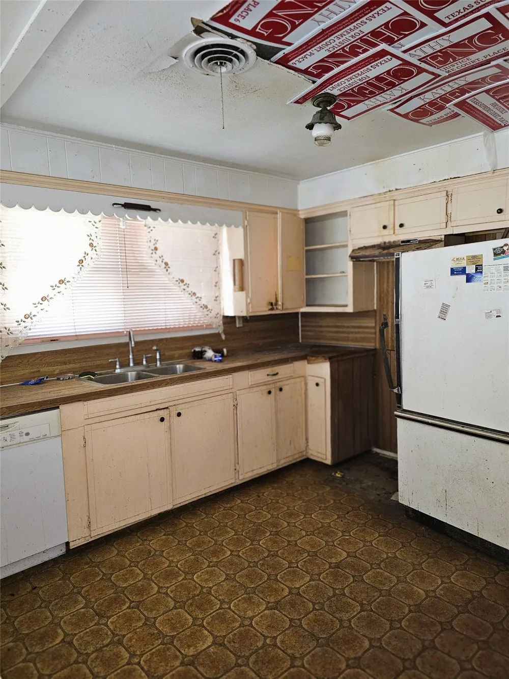 310 W Milam Street Mexia, TX 76667