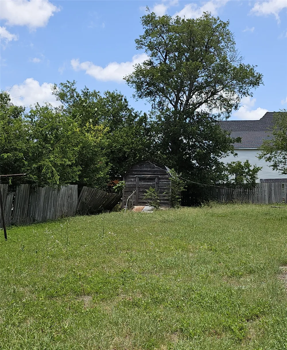 310 W Milam Street Mexia, TX 76667
