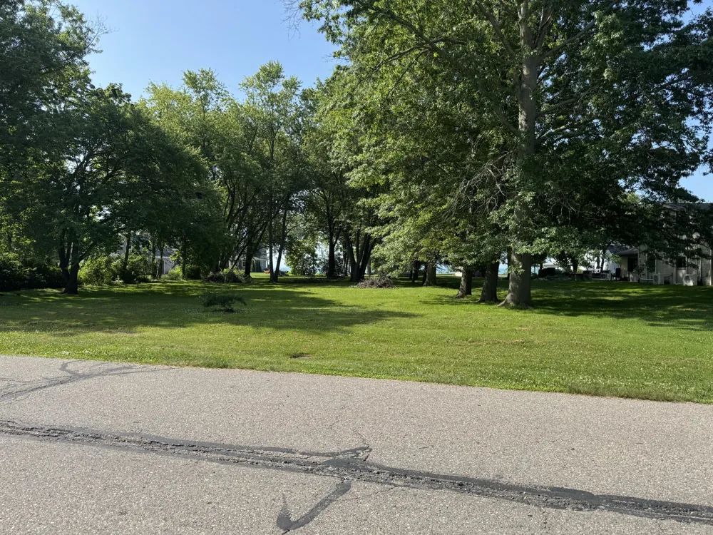 38172 Murdick Drive New Baltimore, MI 48047