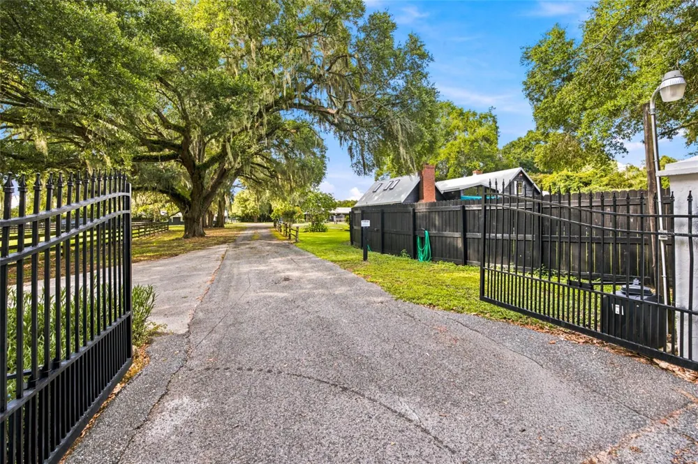 3825 NW 160TH STREET Reddick, FL 32686