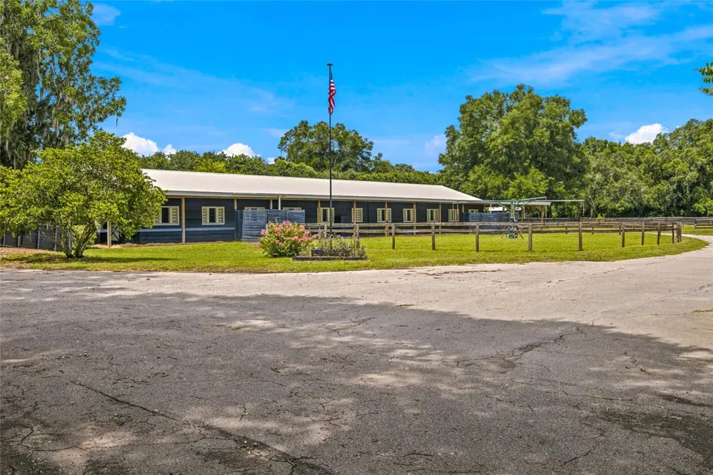 3825 NW 160TH STREET Reddick, FL 32686
