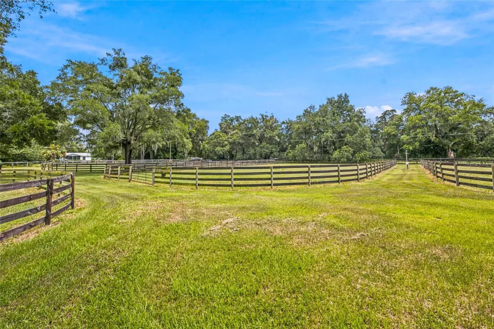 3825 NW 160TH STREET Reddick, FL 32686
