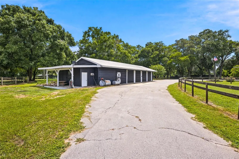 3825 NW 160TH STREET Reddick, FL 32686