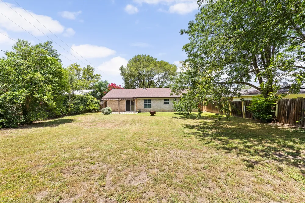5803 Eureka Drive Austin, TX 78745