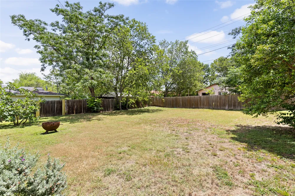 5803 Eureka Drive Austin, TX 78745