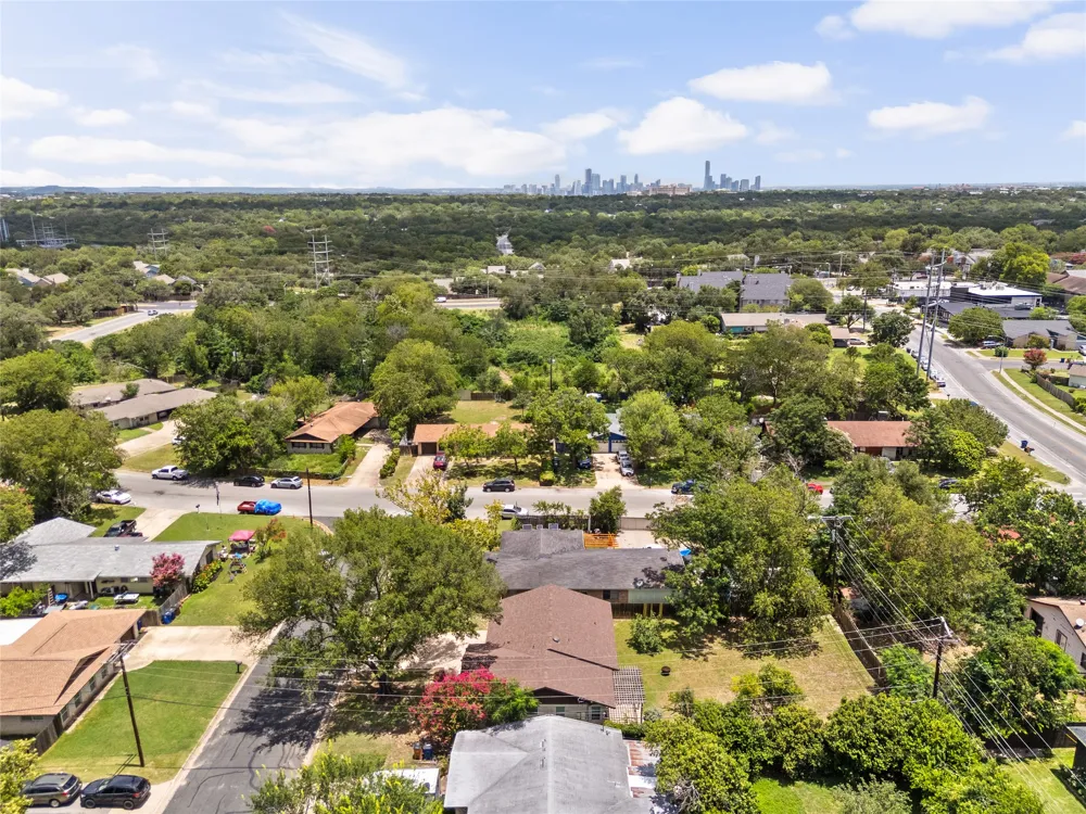 5803 Eureka Drive Austin, TX 78745