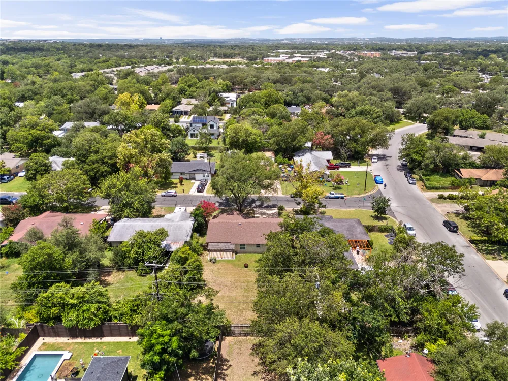5803 Eureka Drive Austin, TX 78745