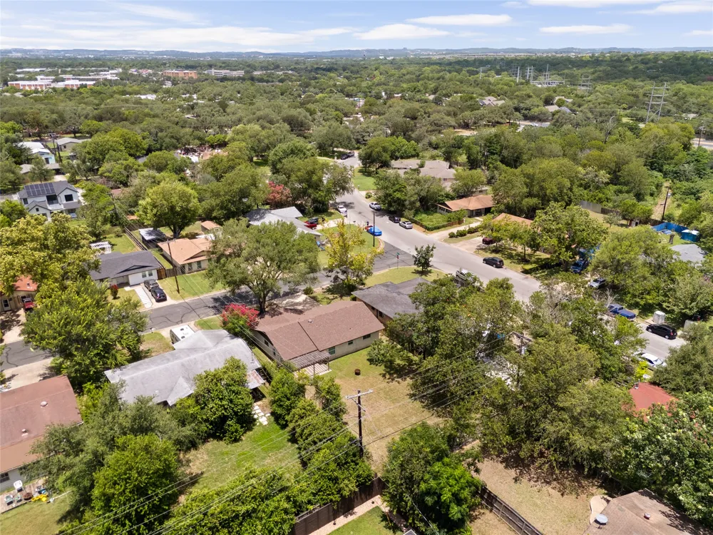 5803 Eureka Drive Austin, TX 78745