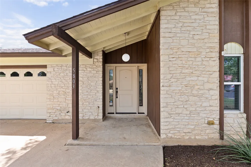 5803 Eureka Drive Austin, TX 78745