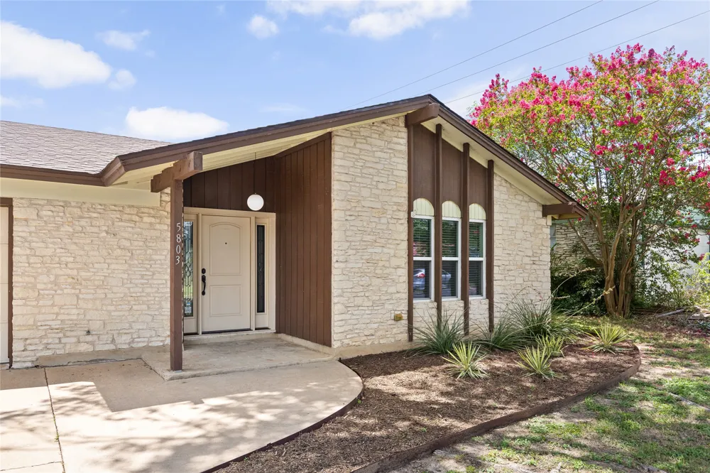 5803 Eureka Drive Austin, TX 78745