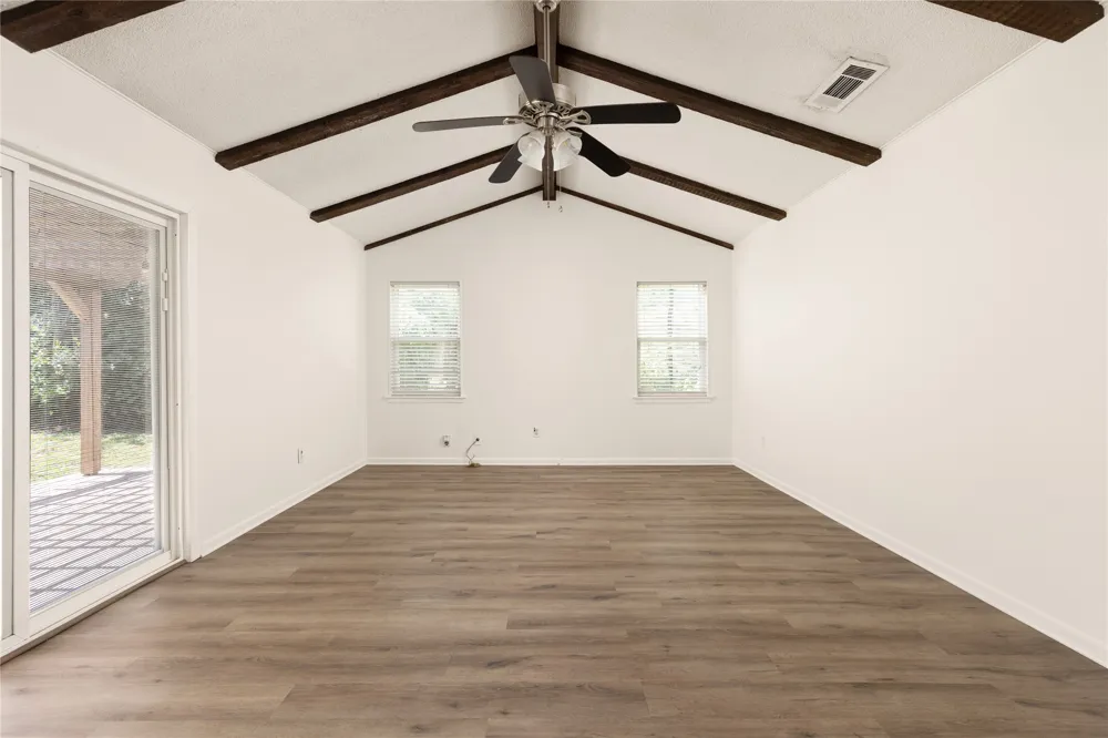 5803 Eureka Drive Austin, TX 78745