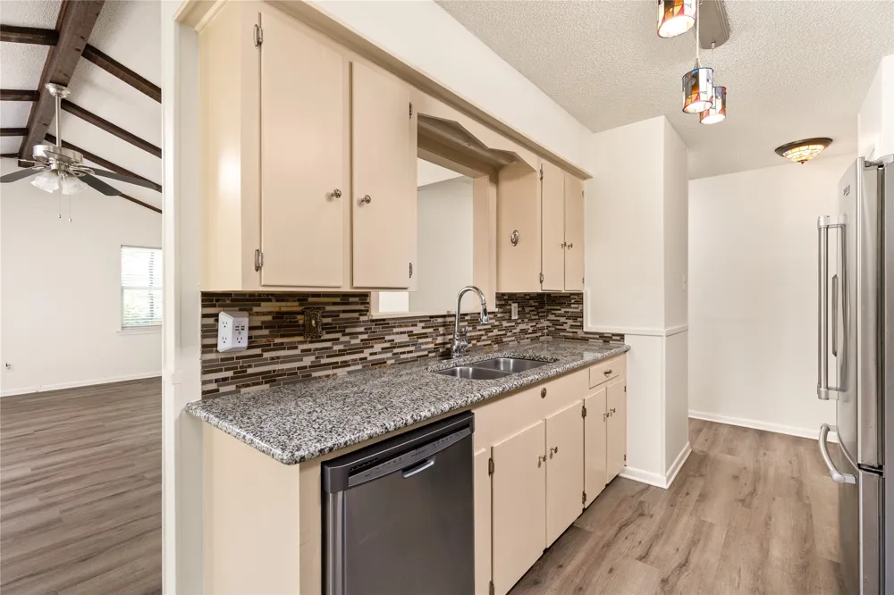 5803 Eureka Drive Austin, TX 78745