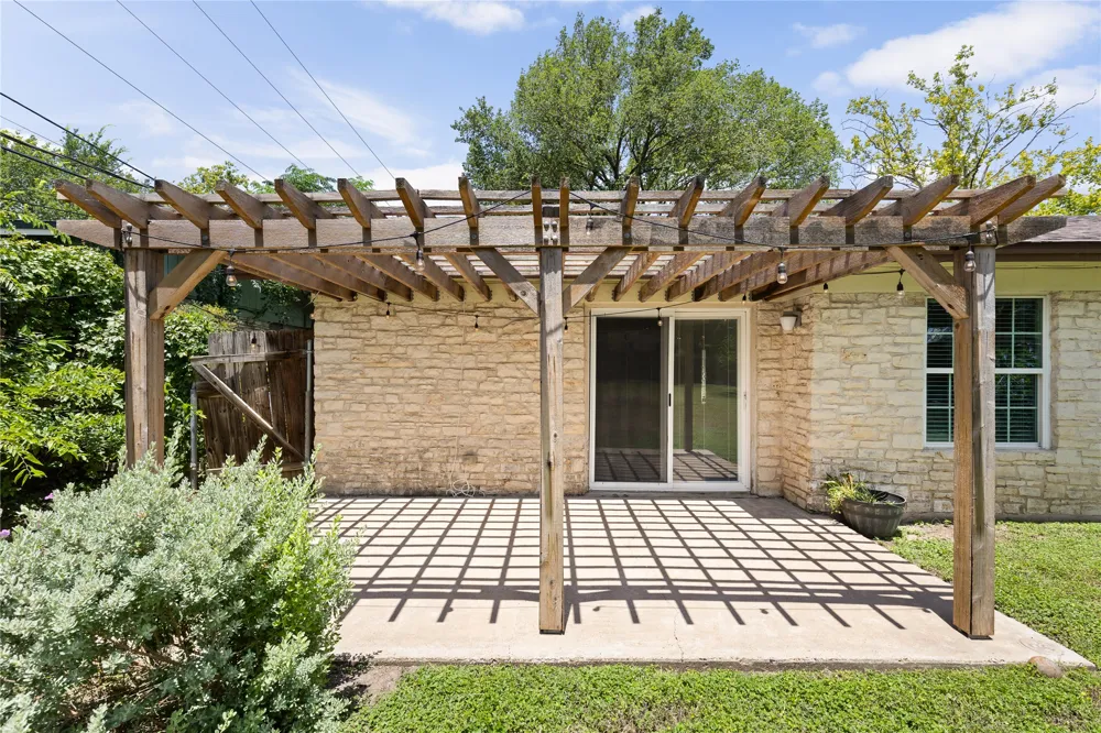 5803 Eureka Drive Austin, TX 78745