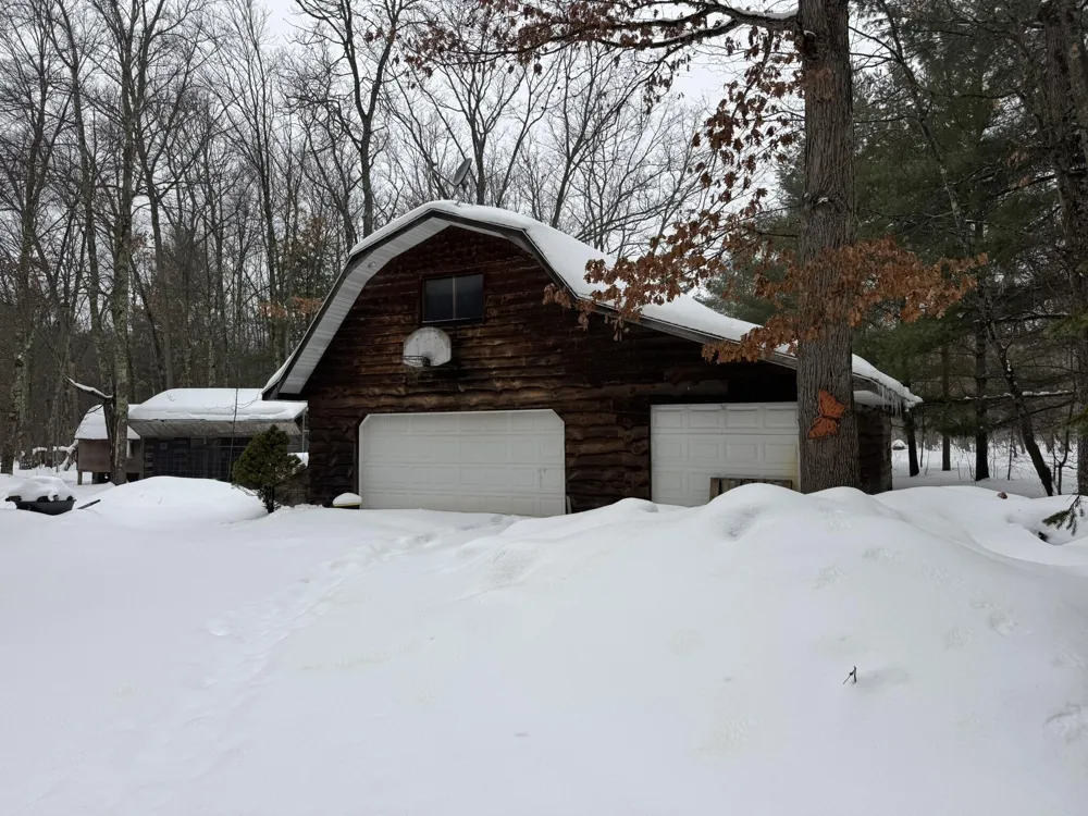 2772 Skidmore Road Brethren, MI 49619