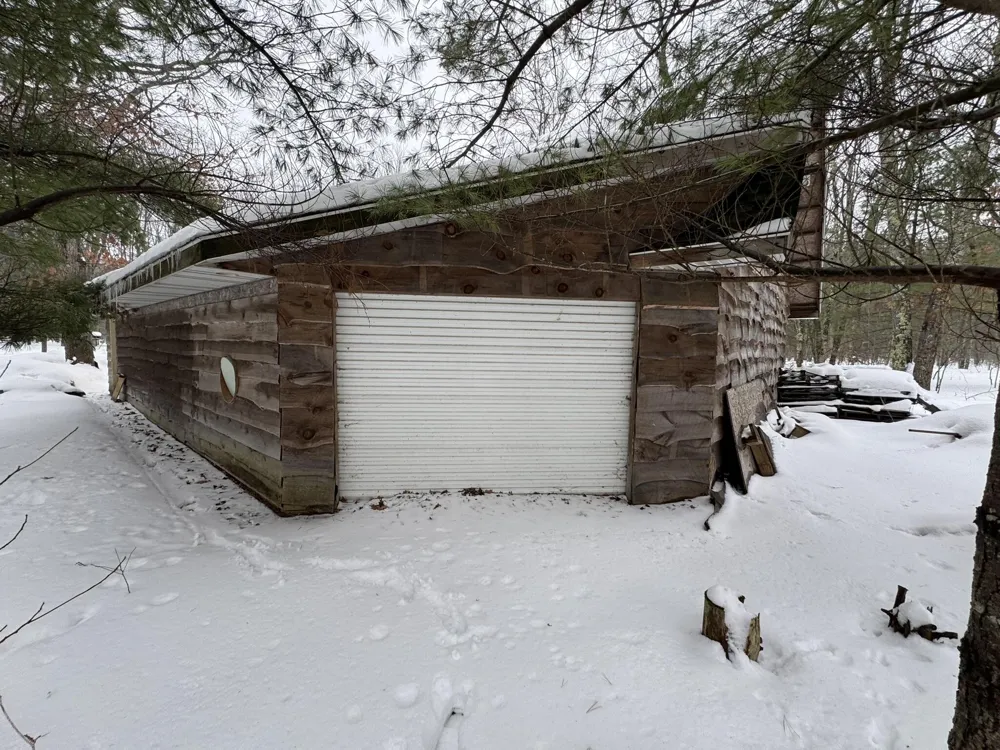 2772 Skidmore Road Brethren, MI 49619