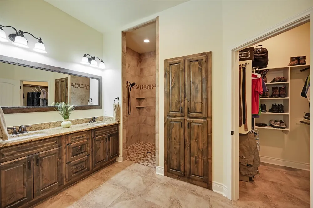 281 Kellog Fischer, TX 78623