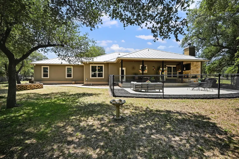 281 Kellog Fischer, TX 78623