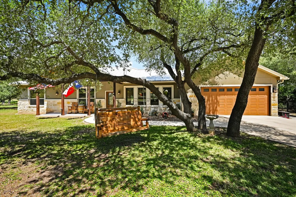 281 Kellog Fischer, TX 78623