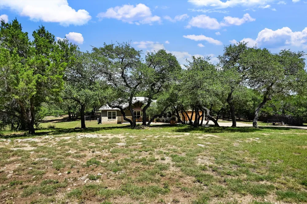 281 Kellog Fischer, TX 78623