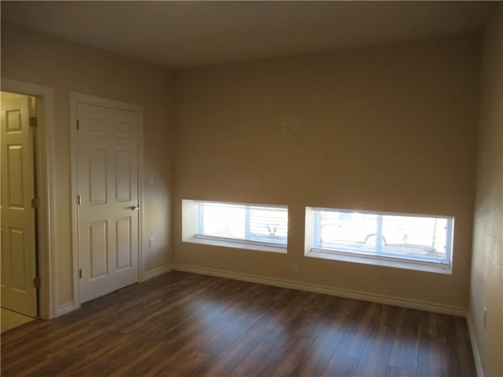 205 W Buck Street Caldwell, TX 77836
