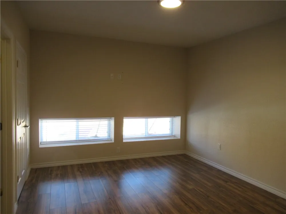 205 W Buck Street Caldwell, TX 77836