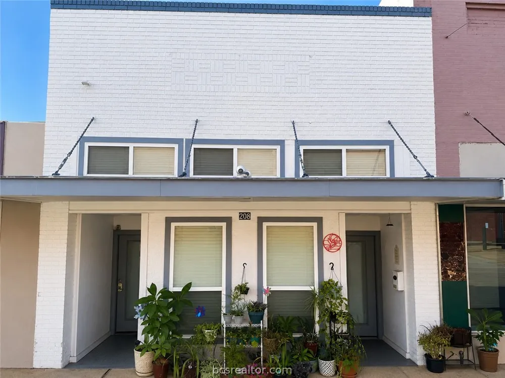 205 W Buck Street Caldwell, TX 77836