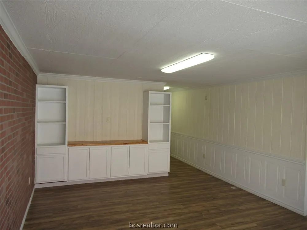 205 W Buck Street Caldwell, TX 77836