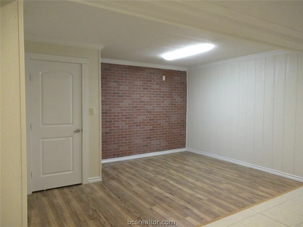 205 W Buck Street Caldwell, TX 77836