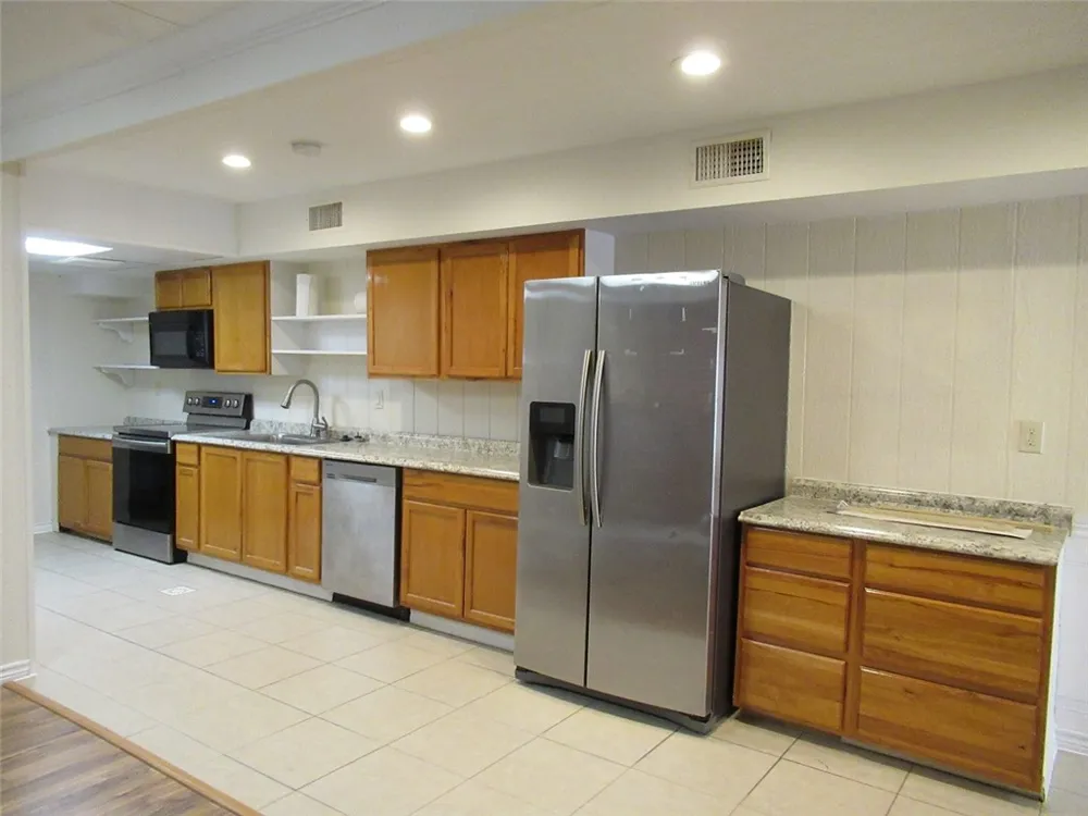 205 W Buck Street Caldwell, TX 77836