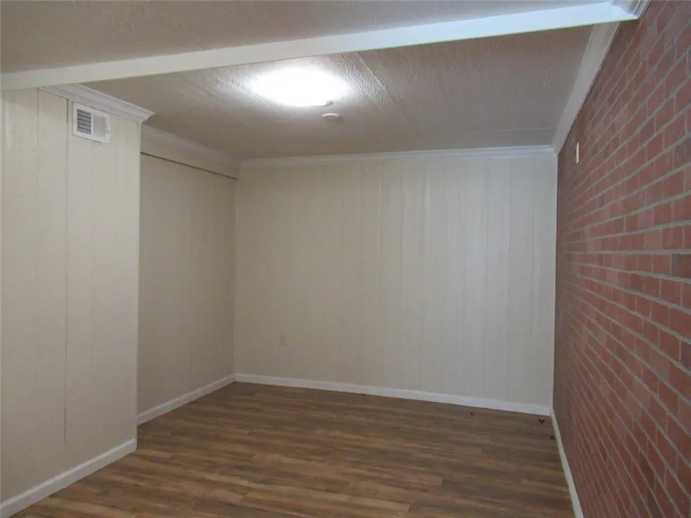 205 W Buck Street Caldwell, TX 77836
