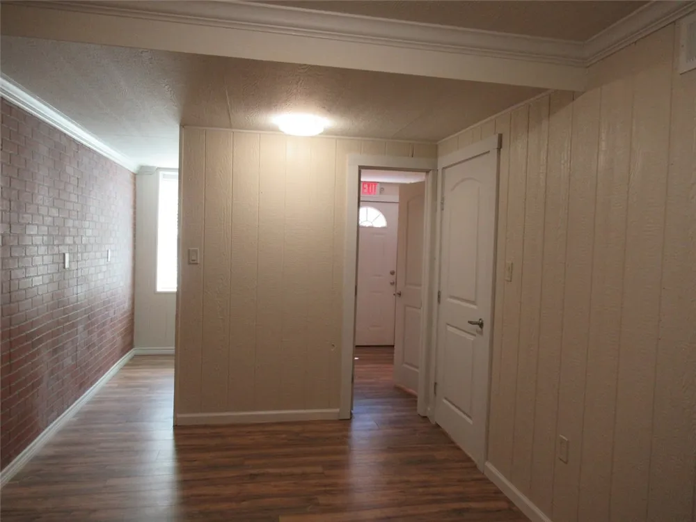 205 W Buck Street Caldwell, TX 77836