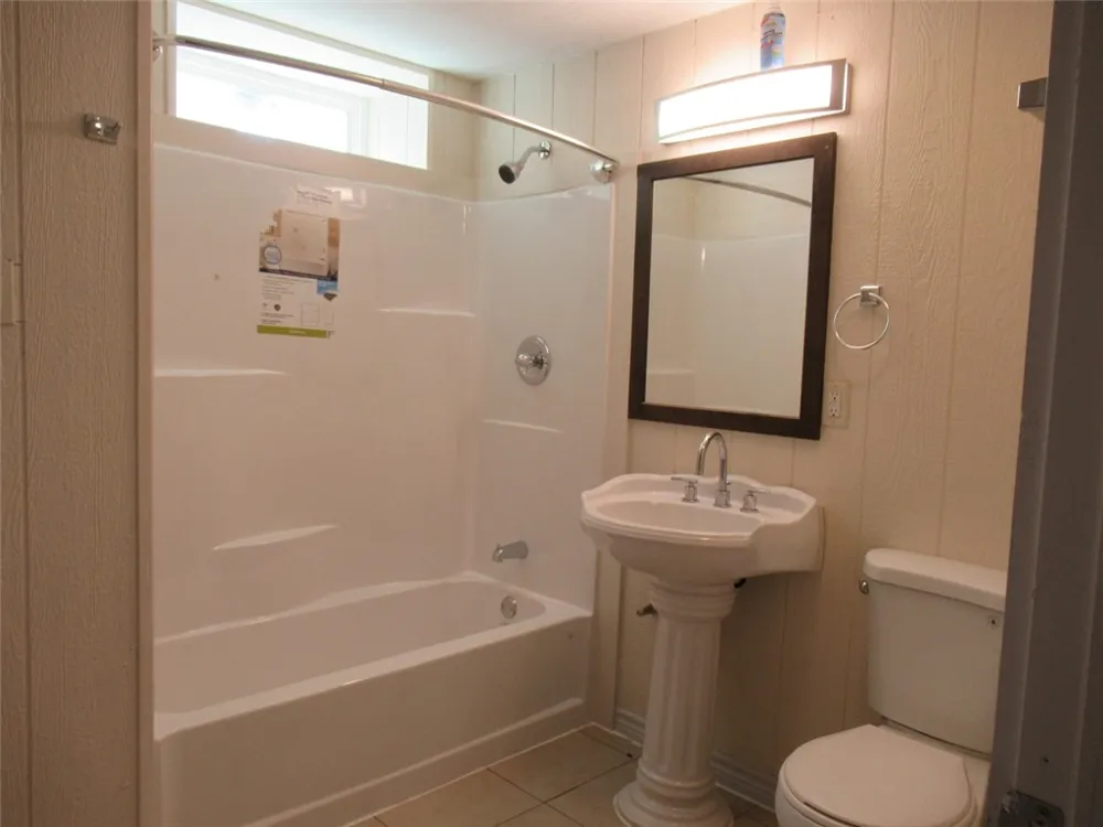 205 W Buck Street Caldwell, TX 77836