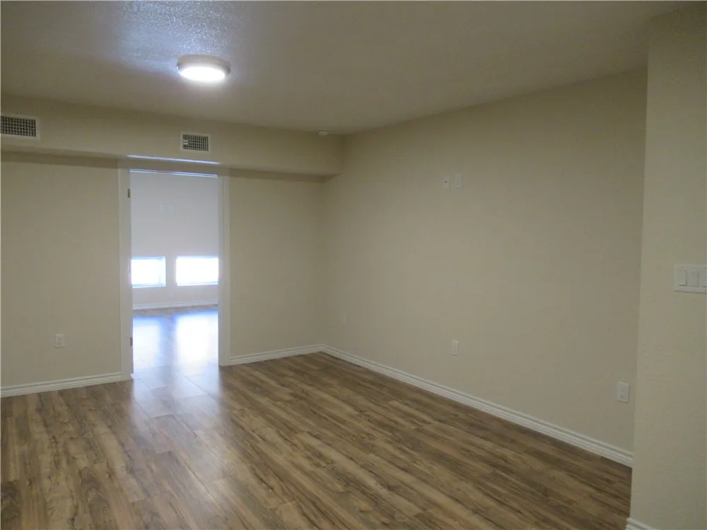 205 W Buck Street Caldwell, TX 77836
