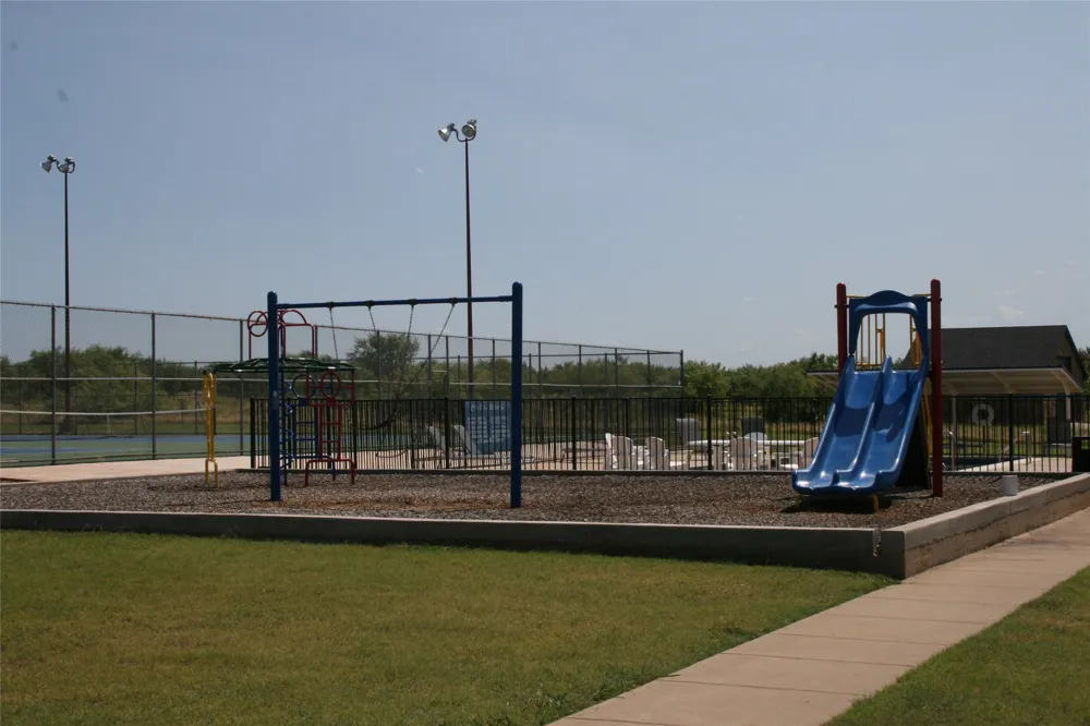 3033 Hells Gate Loop #D101 Strawn, TX 76475