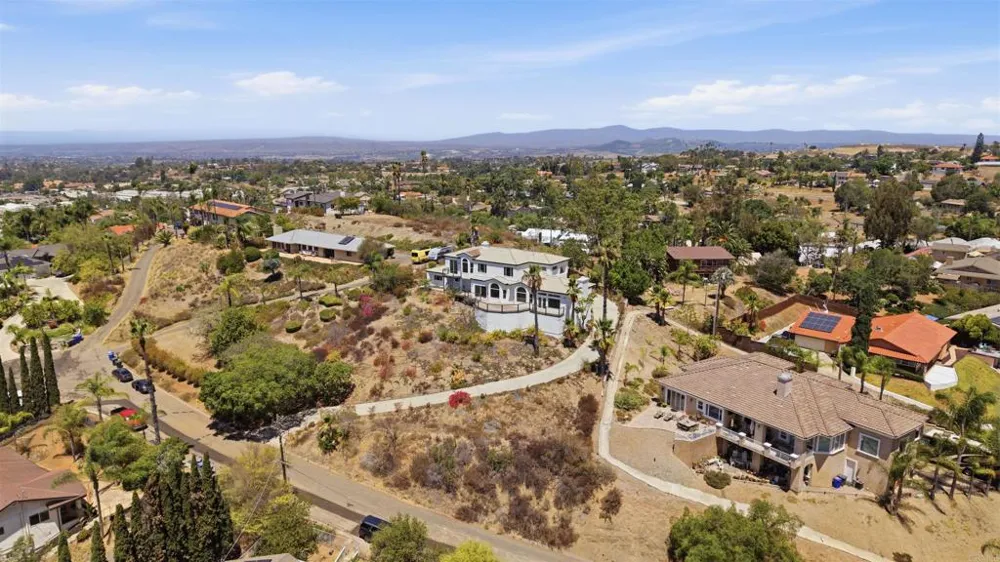 1522 Maxwell Lane Vista, CA 92084