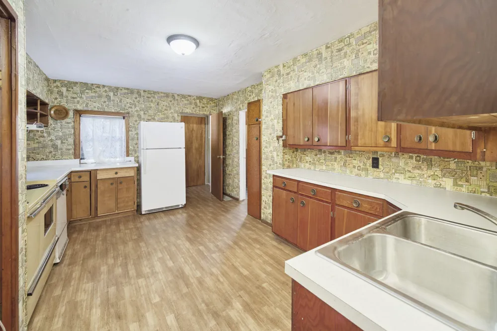 163 Van Buren Street Manistee, MI 49660