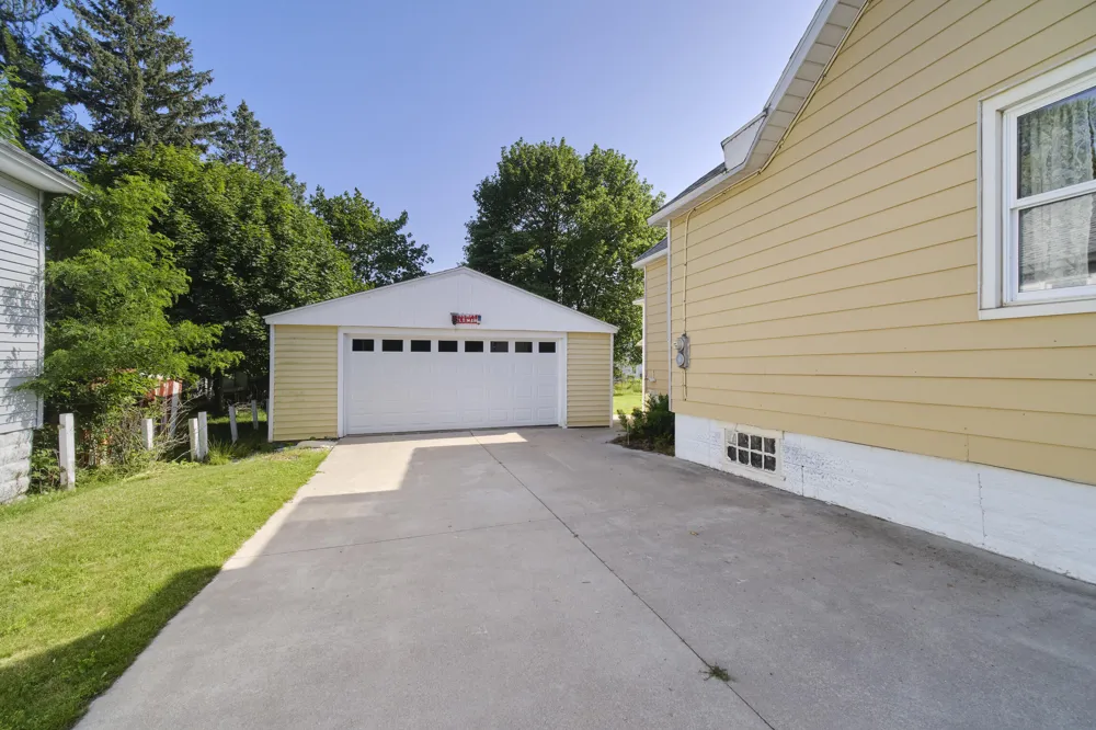 163 Van Buren Street Manistee, MI 49660