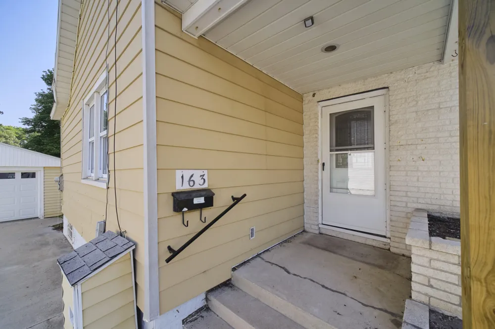 163 Van Buren Street Manistee, MI 49660